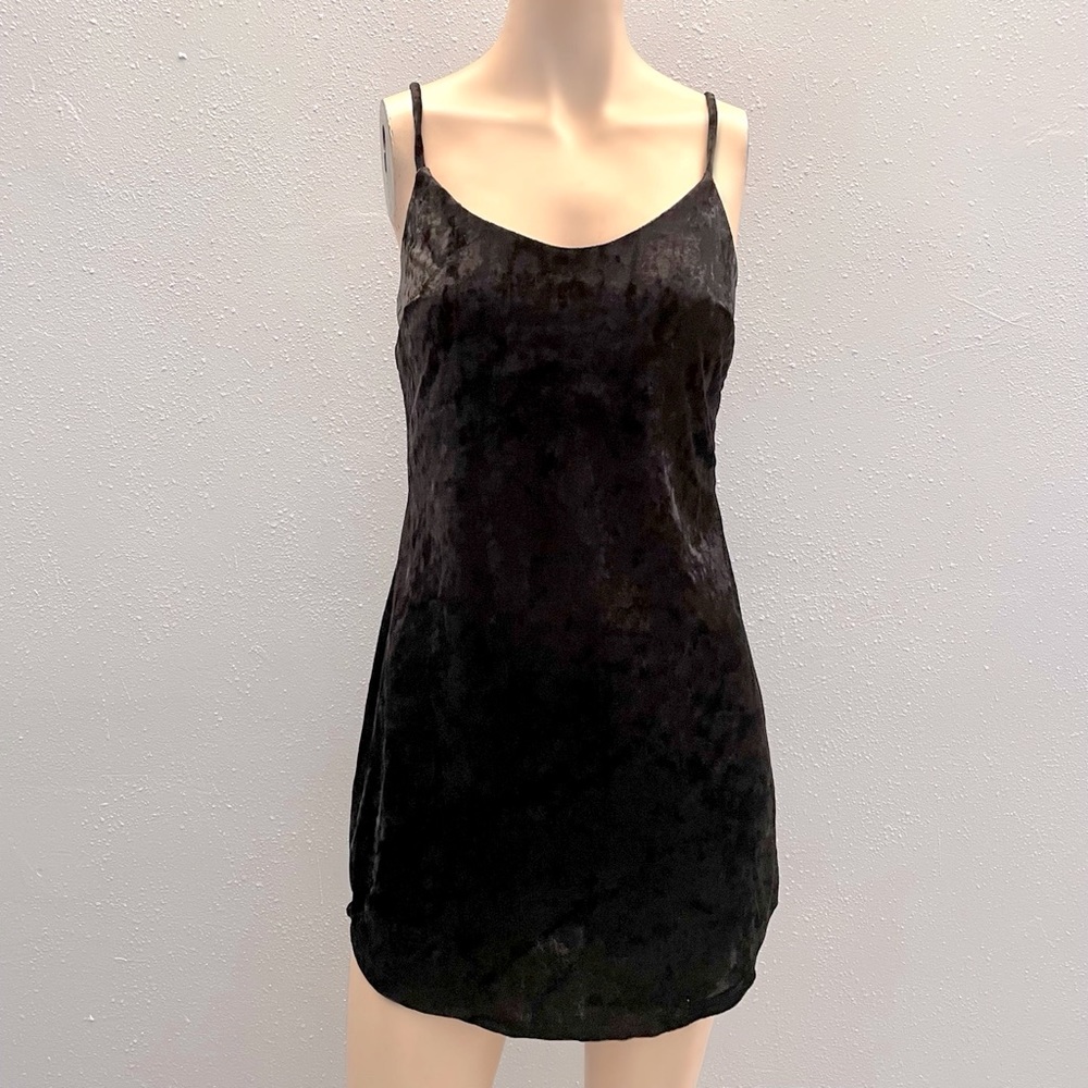 Forever 21 Spaghetti Strap Black Velvet Dress